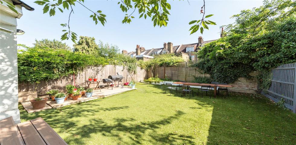 			3 Bedroom, 1 bath, 1 reception Flat			 Dyne Road, KILBURN